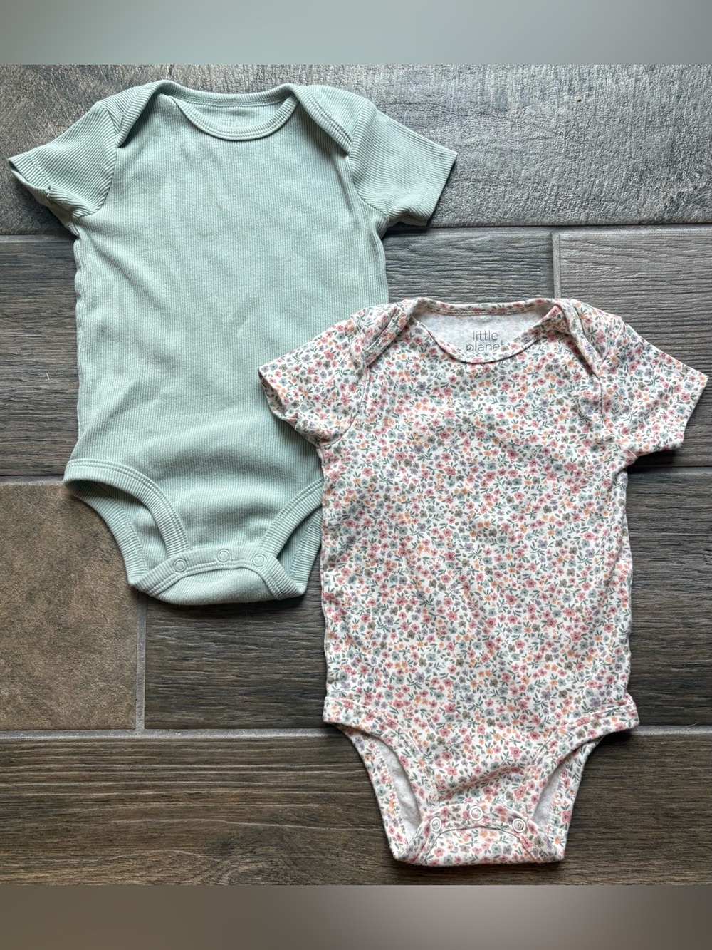 Little Planet Organic Cotton Onesie Set